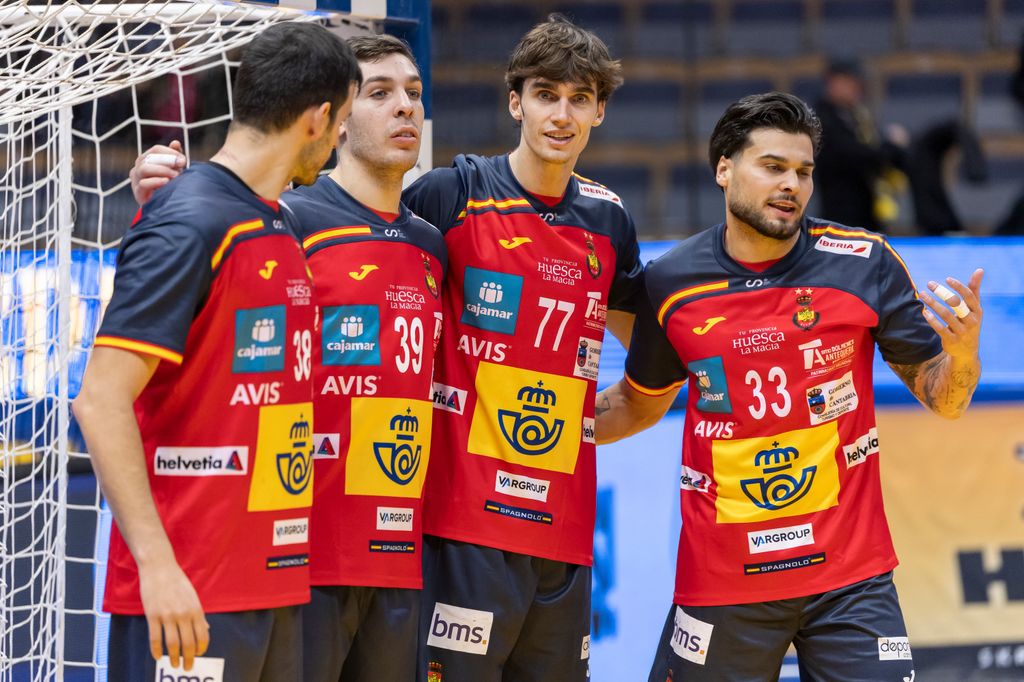 Pablo Urdangarin en su debut con la selección nacional española de balonmano