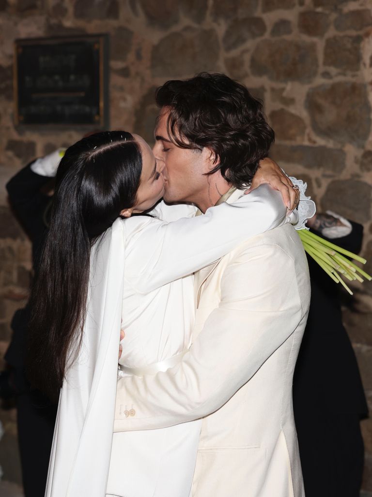 La pareja se casó después de anunciar oficialmente su compromiso en enero de 2026.