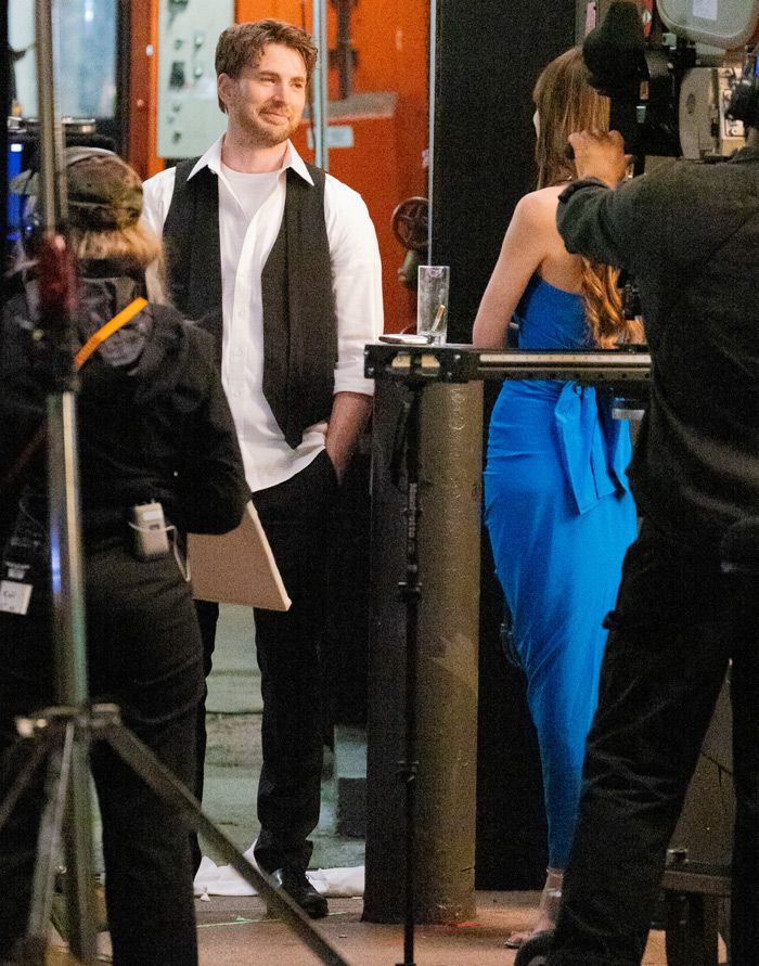 Dakota Johnson y Chris Evans en el rodaje de su nueva película, Materialists