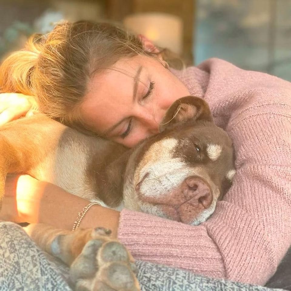 Gisele Bündchen junto a su perrita Lua