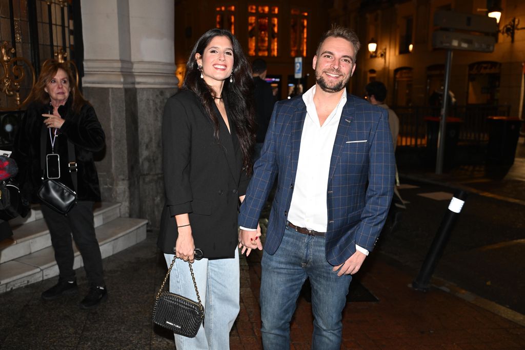 José María Almoguera y María Sánchez al salir del teatro