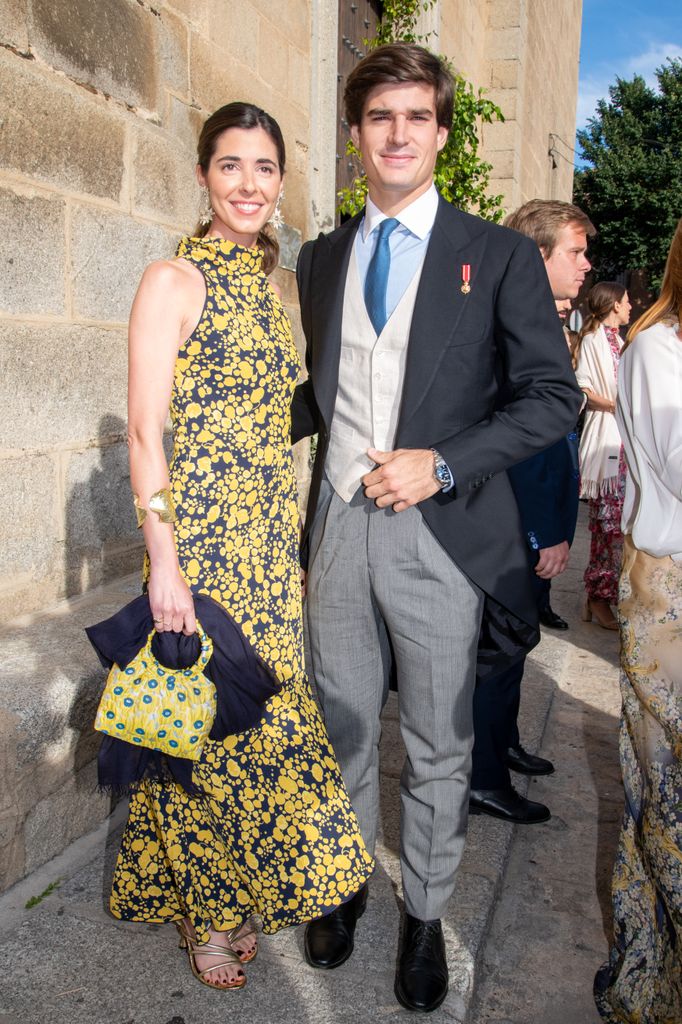 Belén Corsini y Carlos Fitz James en la boda de Blanca Sainz y Guillermo Comenge en Cebreros, 2023.