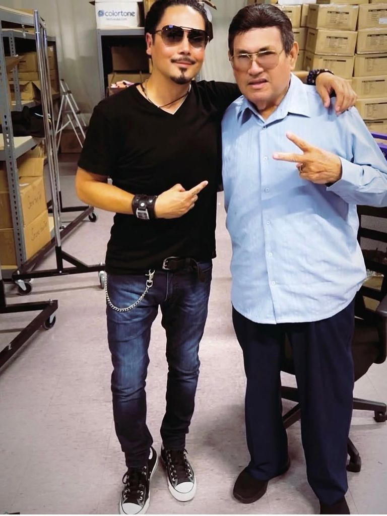 Chris Pérez compartió esta foto junto Abraham Quintanilla, dejando claro que entre ambos siempre una relación de respeto.
