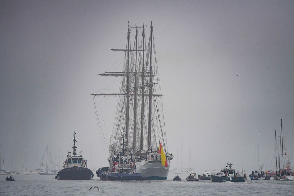 Despedida de Leonor en Elcano