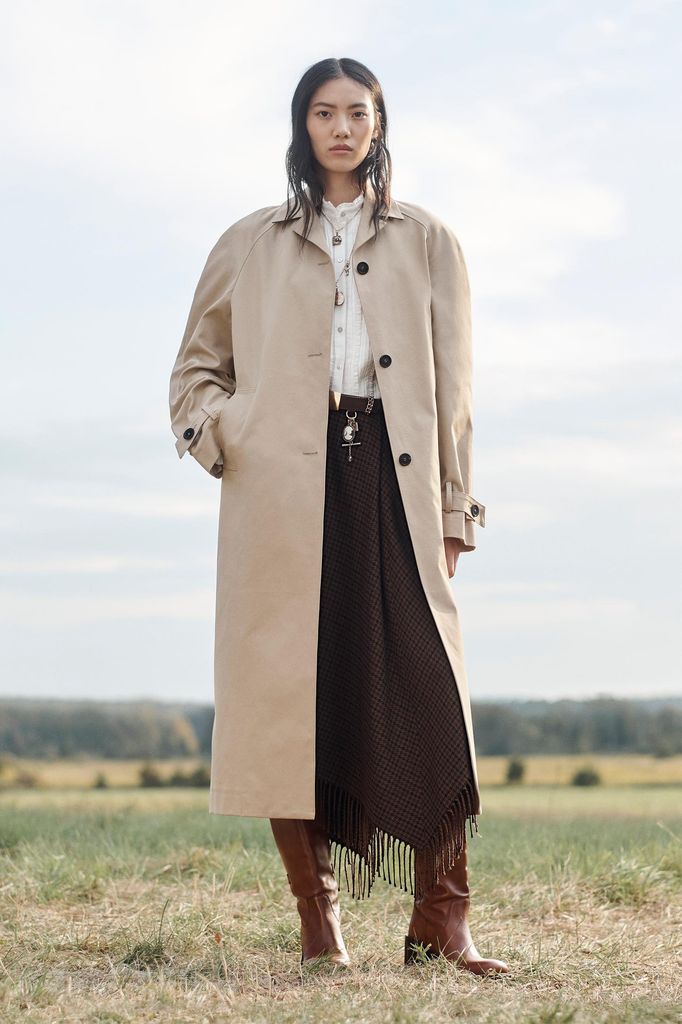 Falda midi nueva colección de Zara otoño 2025