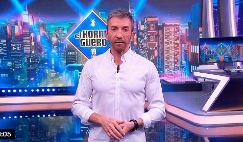 Plano medio de Pablo Motos en El Hormiguero