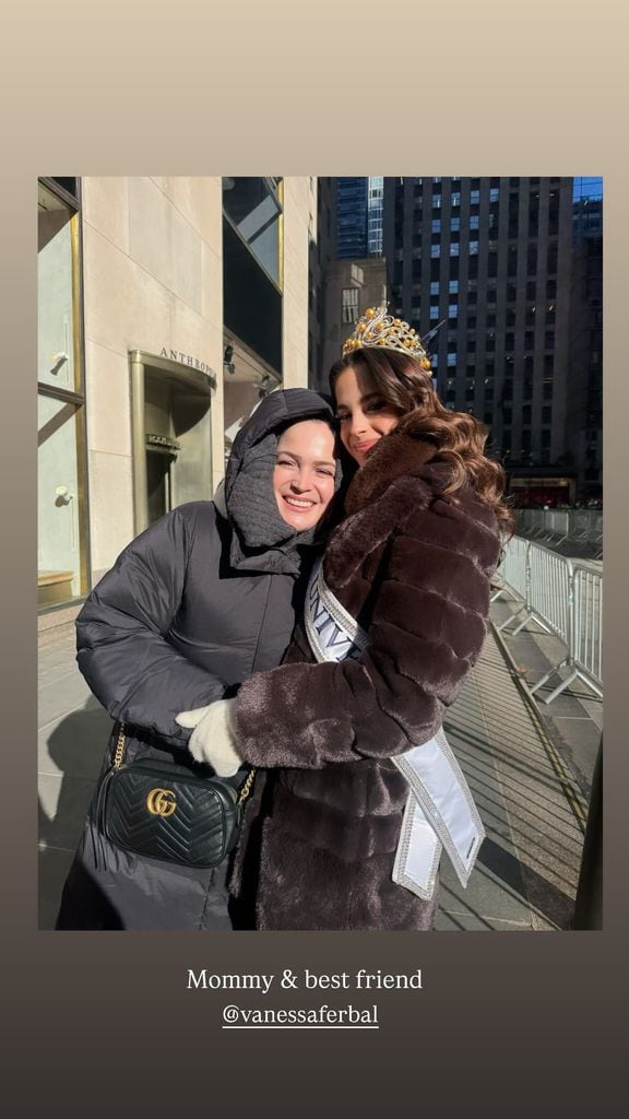 Fátima Bosch con su mamá en el Empire State Building, en Nueva York.