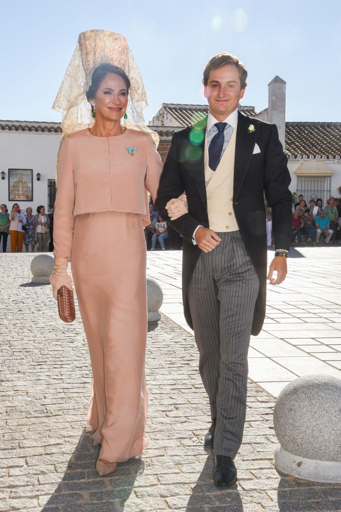 Madrinas de boda con vestidos rosas