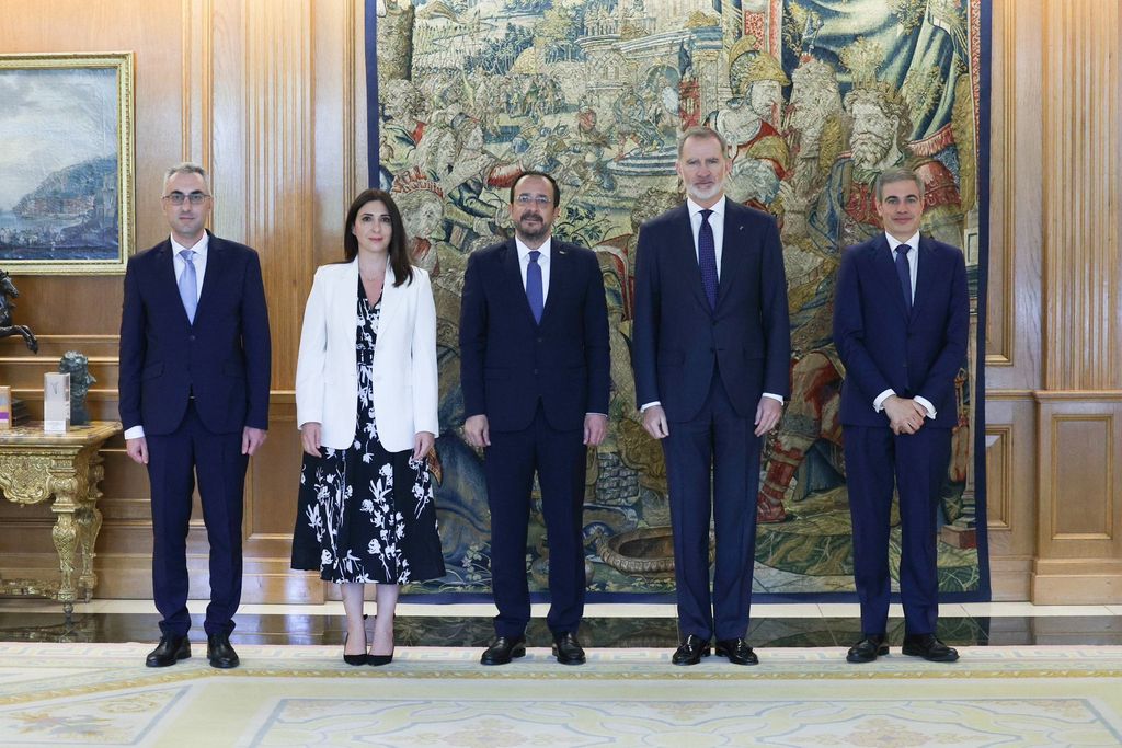El rey Felipe en la Zarzuela con el presidente de Chipre, Nikos Christodoulides