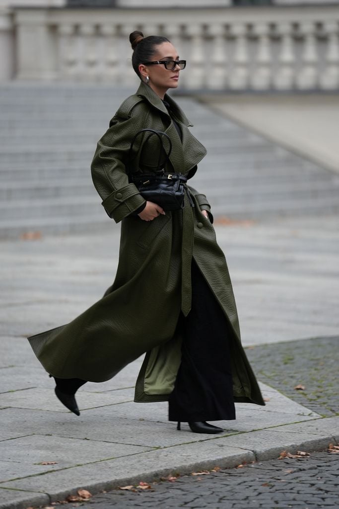 5 colores que combinan genial con el negro y te ayudará a crear looks muy elegantes