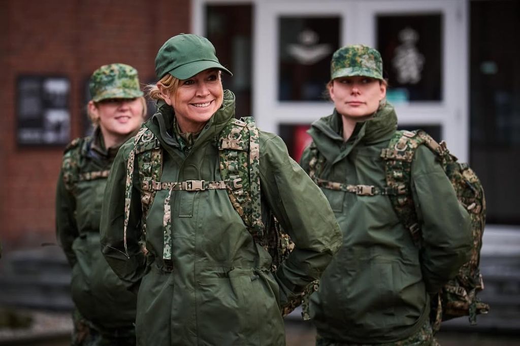 La reina Máxima comenzó hoy su entrenamiento como reservista del Ejército Real Neerlandés