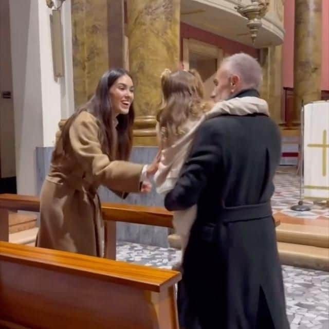 sharon fonseca y gianluca vacchi celebran el bautizo de blu