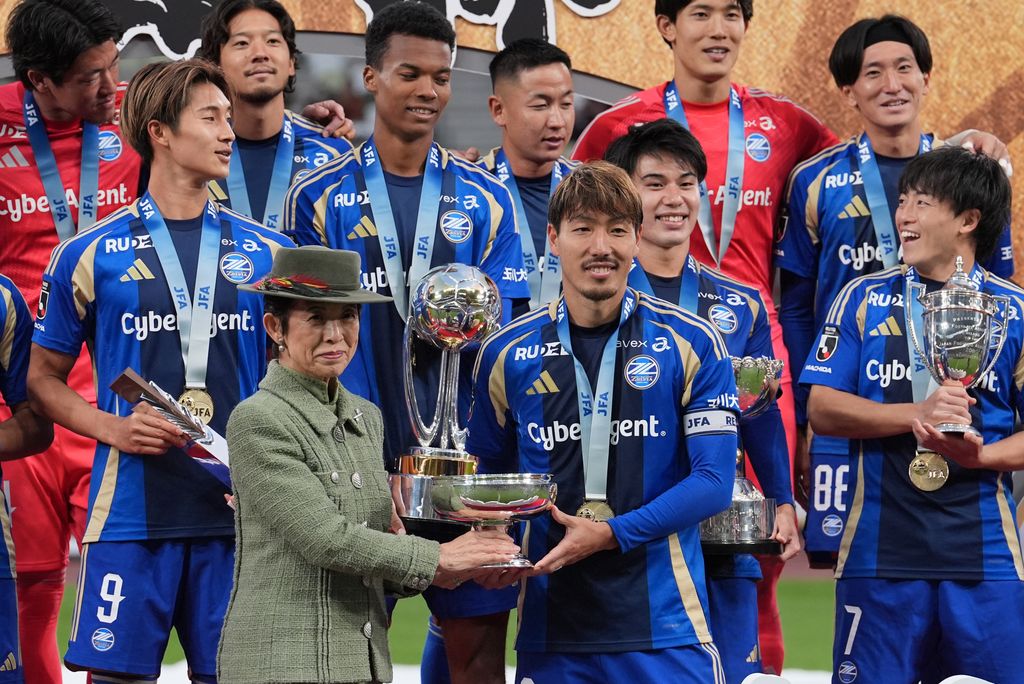 La princesa Hisako de Takamado junto a la Selección Japonesa en 2025