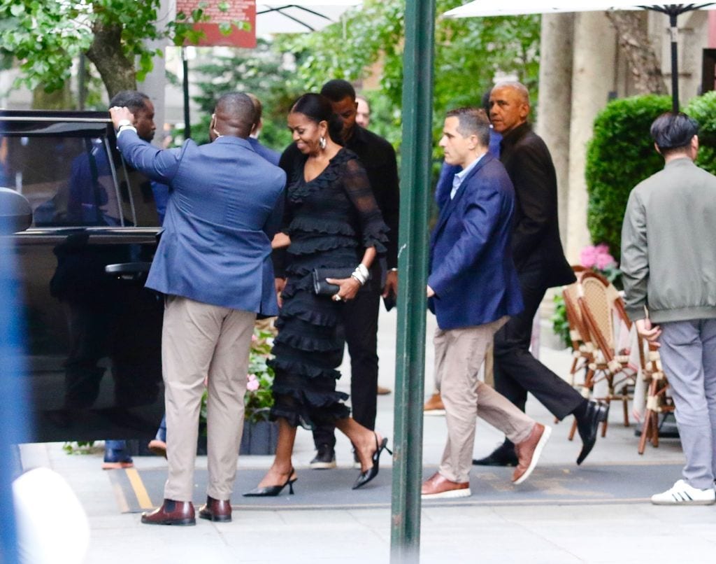 El pasado 27 de mayo Barack y Michelle Obama fueron vistos saliendo del restaurante del Hotel Lowell, en Midtown Manhattan.