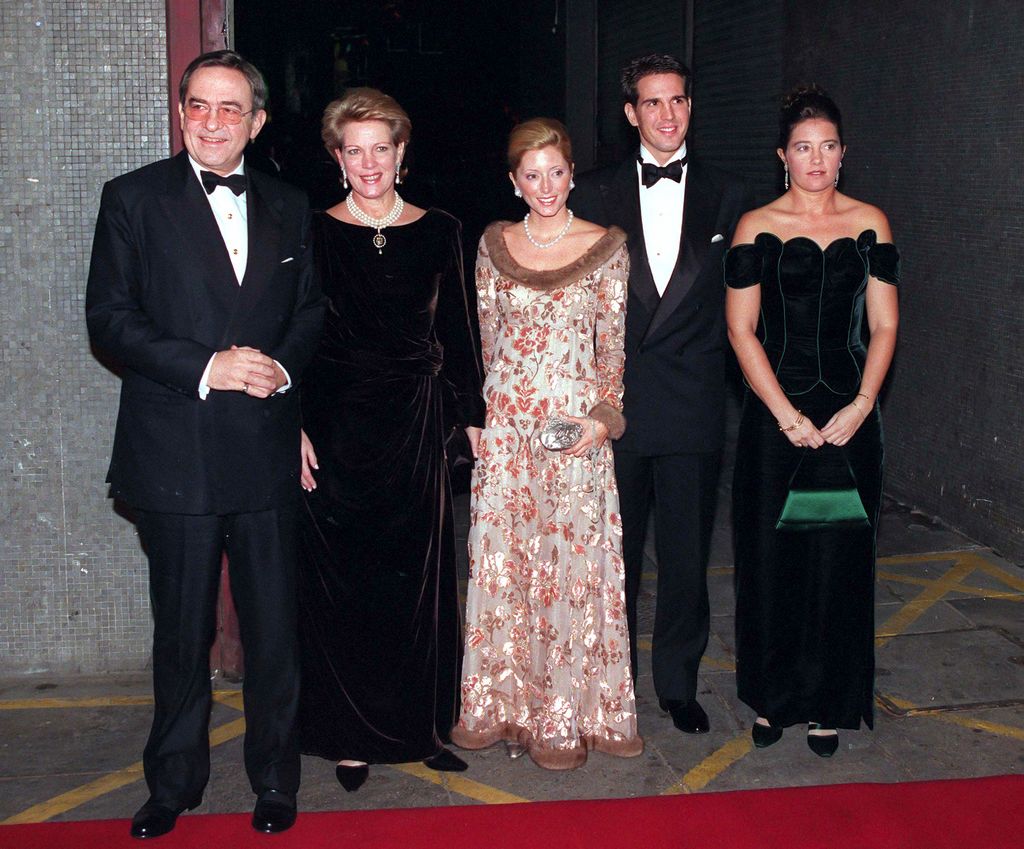Celebrando el aniversario de boda de Isabel II y el Duque de Edimburgo en 1997 en Londres