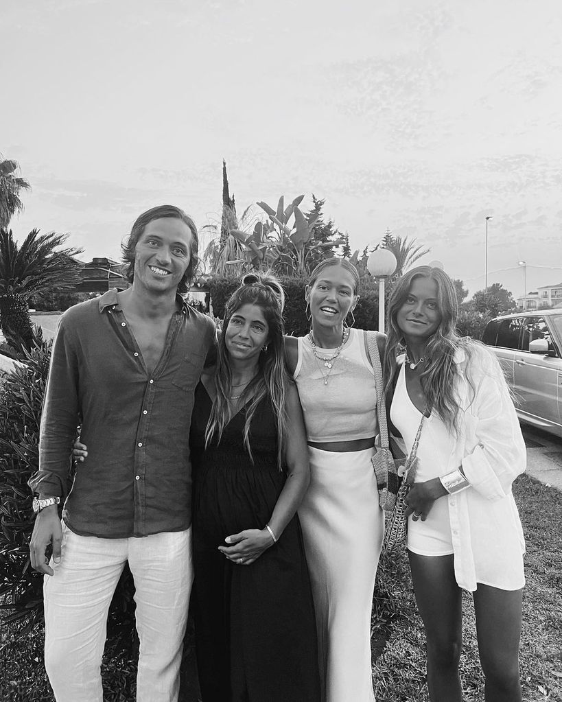 Bea Gimeno, a la derecha de la imagen, con sus hermanos: Javier, Leticia y Mery
