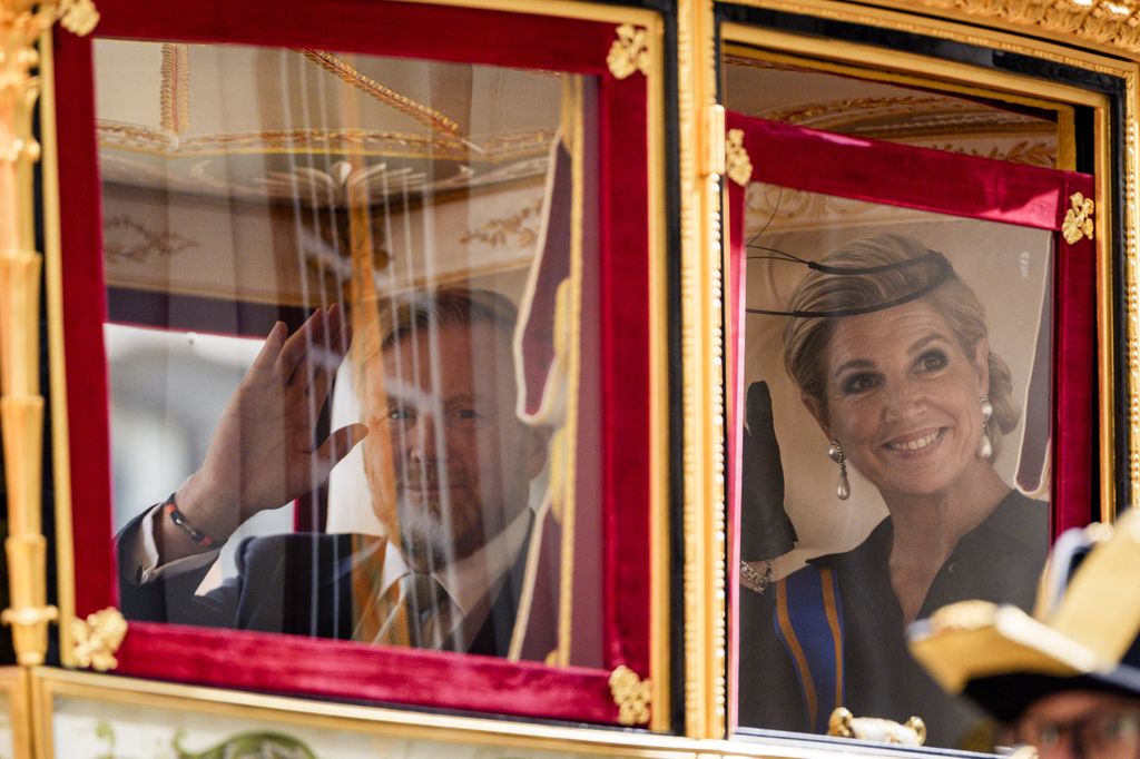 Los reyes Guillermo y Máxima de Holanda en la carroza de cristal