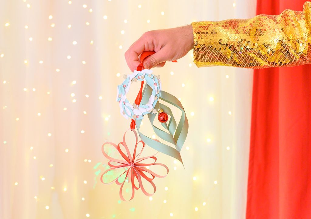 Las tres manualidades en papel para decorar el árbol de Navidad, propuestas por Obed Marshall