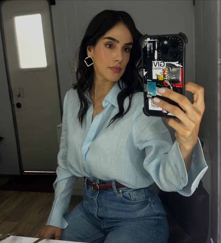 Sandra Echeverría recordó cómo fue su niñez con papás jóvenes.