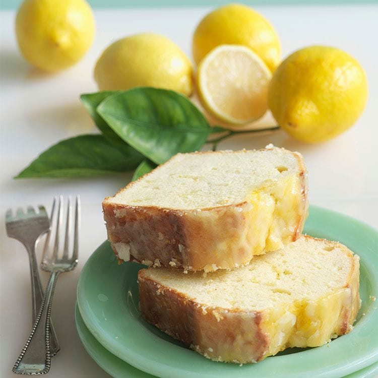 Bizcocho 'pound cake' de limón con su glaseado