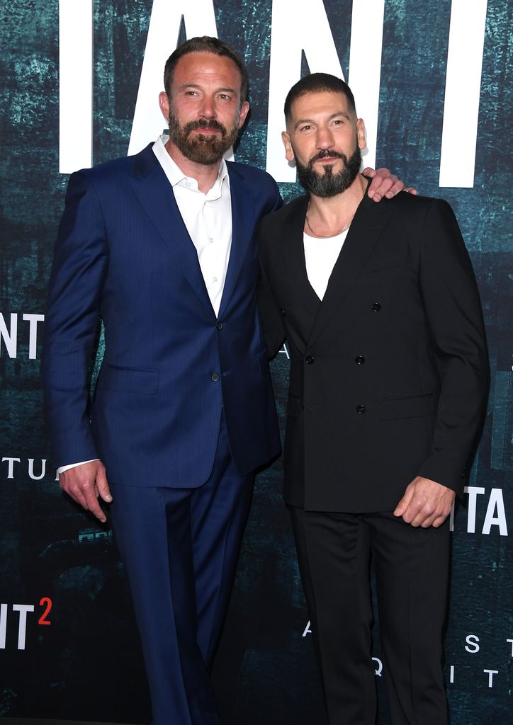 Ben Affleck y Jon Bernthal en el estreno de "The Acountant 2".