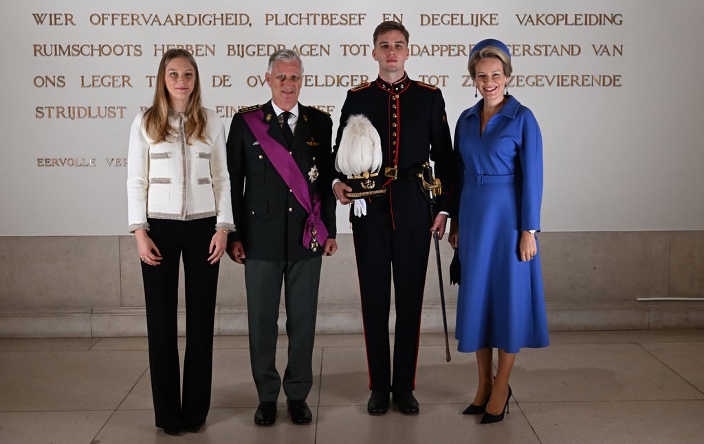 El príncipe Gabriel hace su juramento en la Real Academia Militar de Bruselas (Bélgica) acompañado de los reyes Felipe y Matilde y la princesa Eleonore