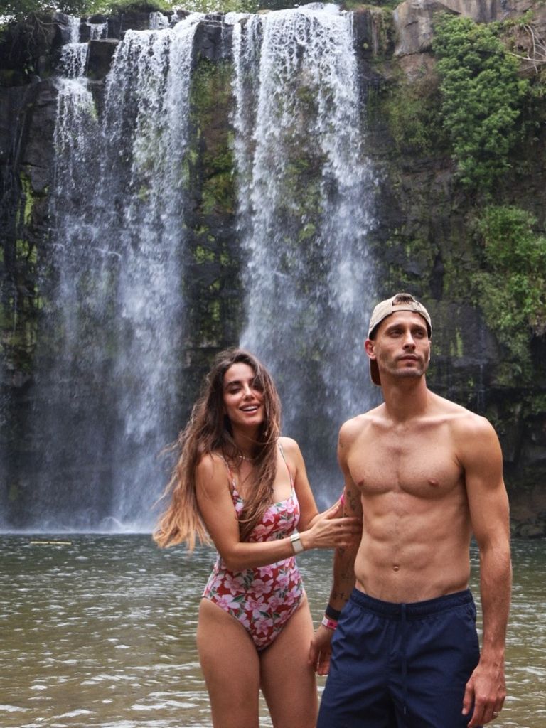 El futbolista y su mujer, en Costa Rica