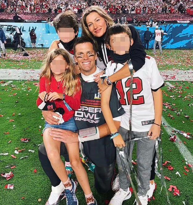 Tom Brady con Gisele Bündchen, sus hijos Benjamin y Vivian, además de Jack, el primogénito de Tom