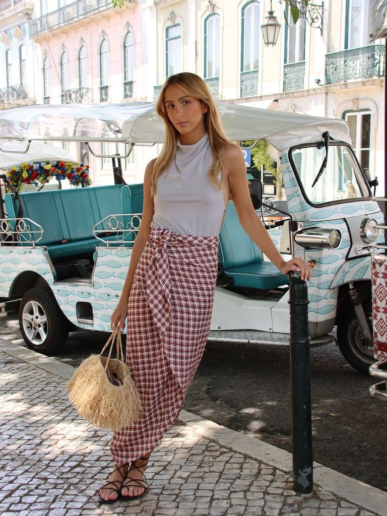 Look con falda pareo