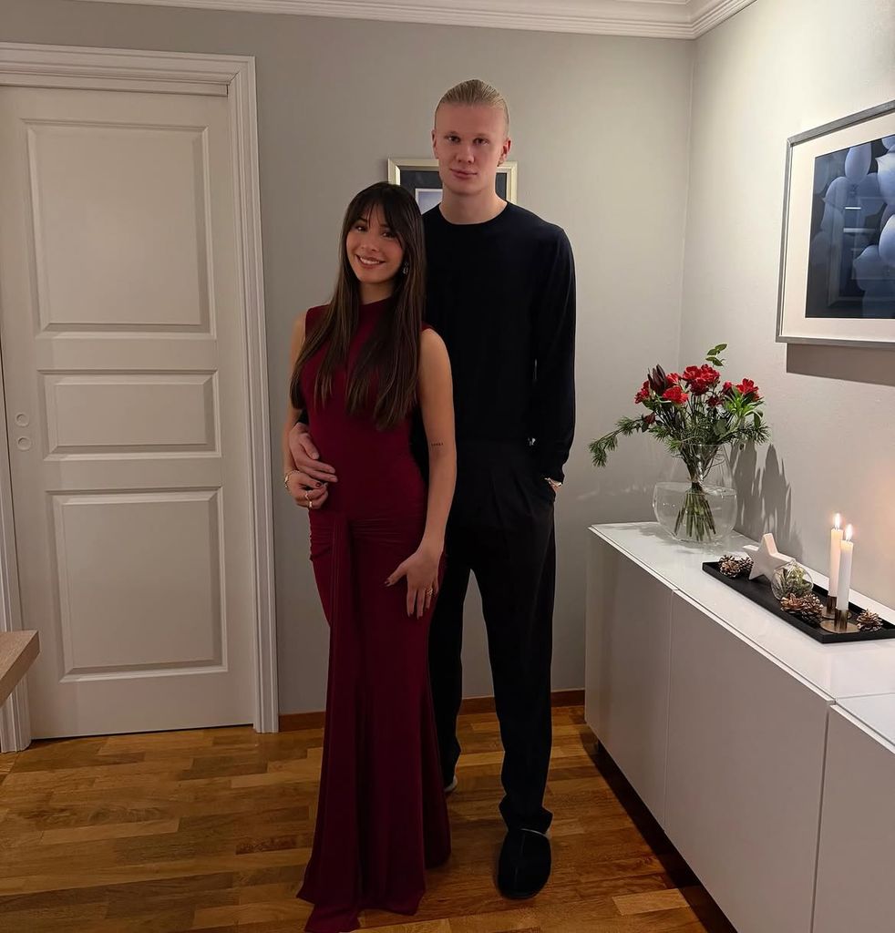 La pareja se conoce desde la infancia, cuando ambos jugaban en las categorías inferiores del Bryne FK, el club donde comenzó la carrera del delantero