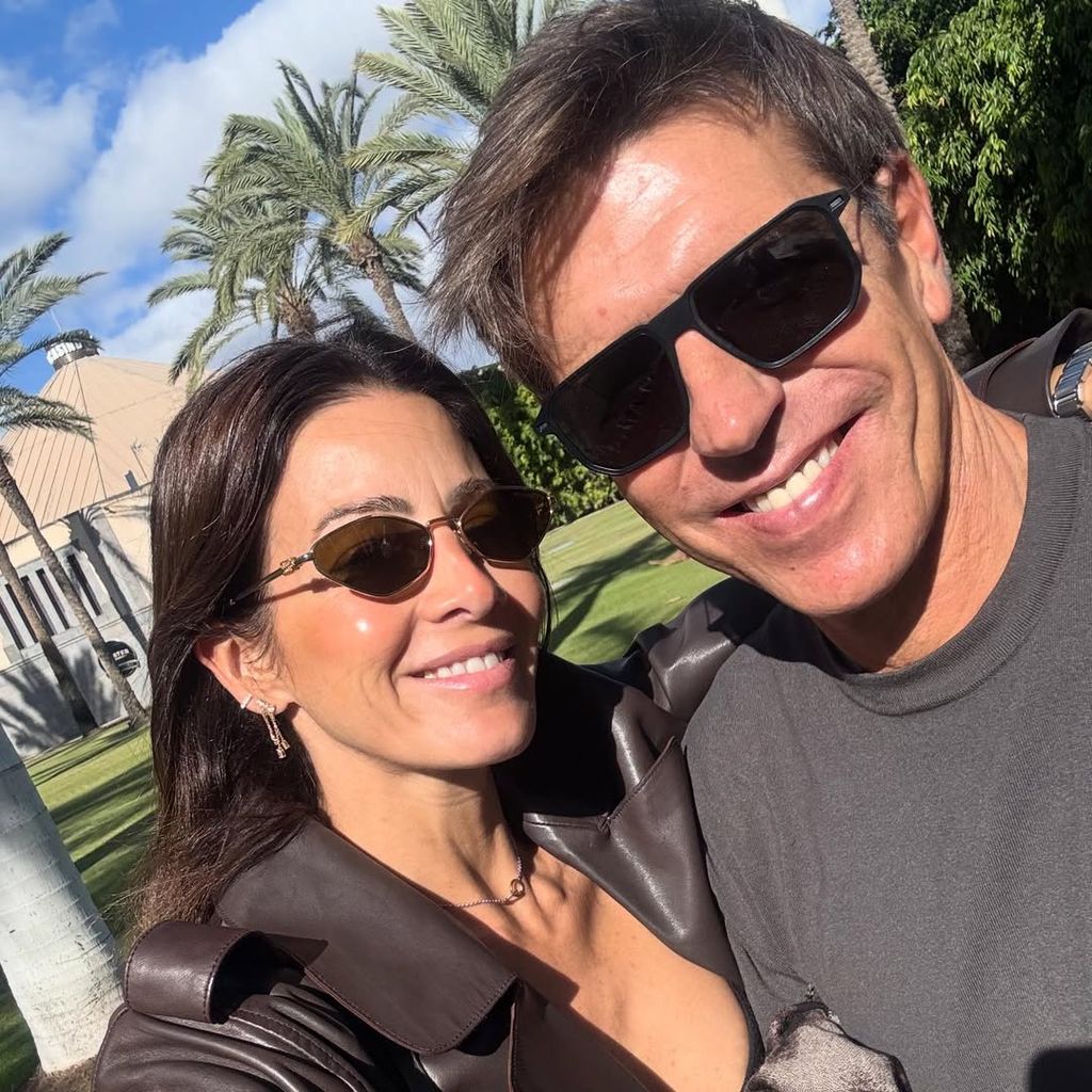 Manuel Díaz y Virginia Troconis, con gafas de sol y ropa veraniega en Canarias, disfrutando de un fin de semana para dos