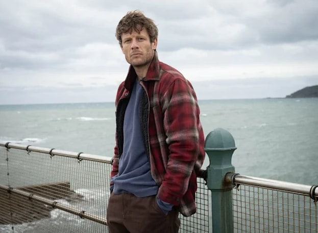 James Norton como Pete Riley 