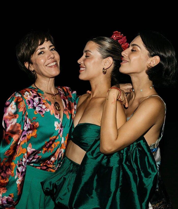 Stephanie Salas y sus hijas