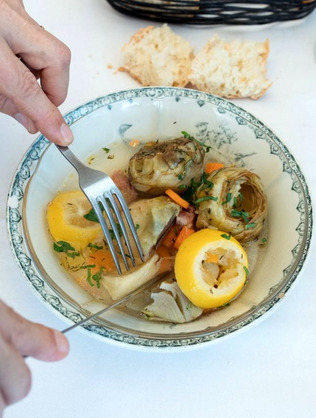 Barigoule de alcachofas, en el restaurante de Marsella 'Chez Madie Les Galinettes'.