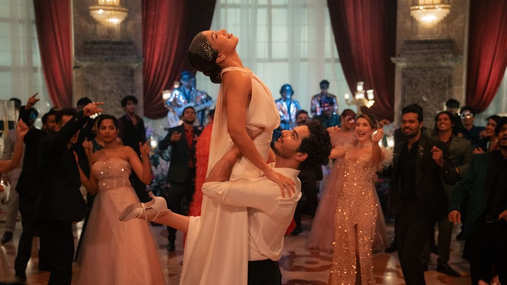 La música y los bailes tan característicos de Bollywood no faltan en 'La realeza'