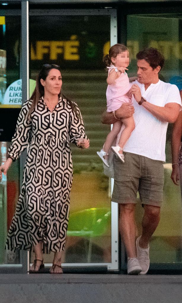Malú y Albert Rivera HOLA 4076
