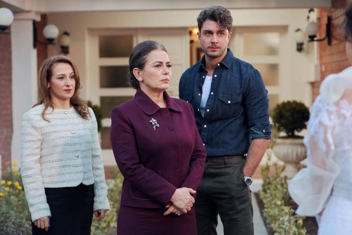  La familia de Sevgi no tendrá una cálida bienvenida cuando lleguen a casade Friket