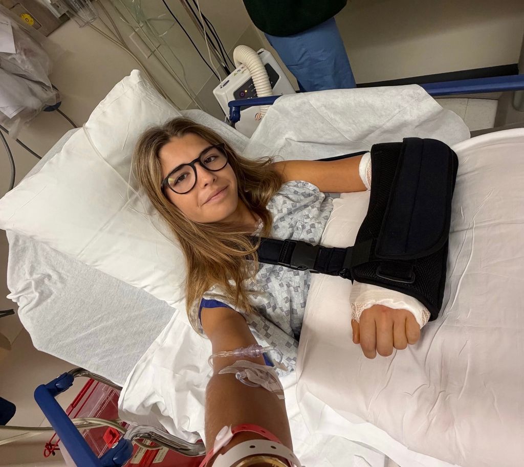 Kai Trump, postrada en la cama de un hospital tras ser operada de la muñeca