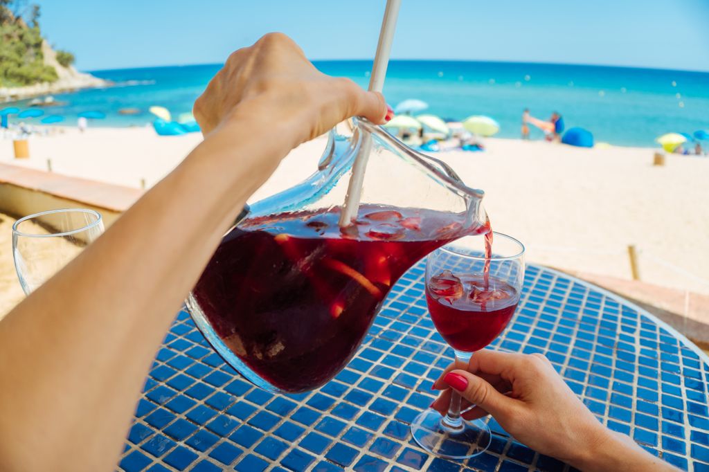 En verano solemos darnos algún que otro capricho en forma de bebida y de comida pero hay que ser moderados.