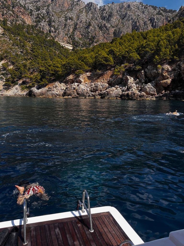 Las vistas desde el barco en el que pasan unos días de lo más lujosos
