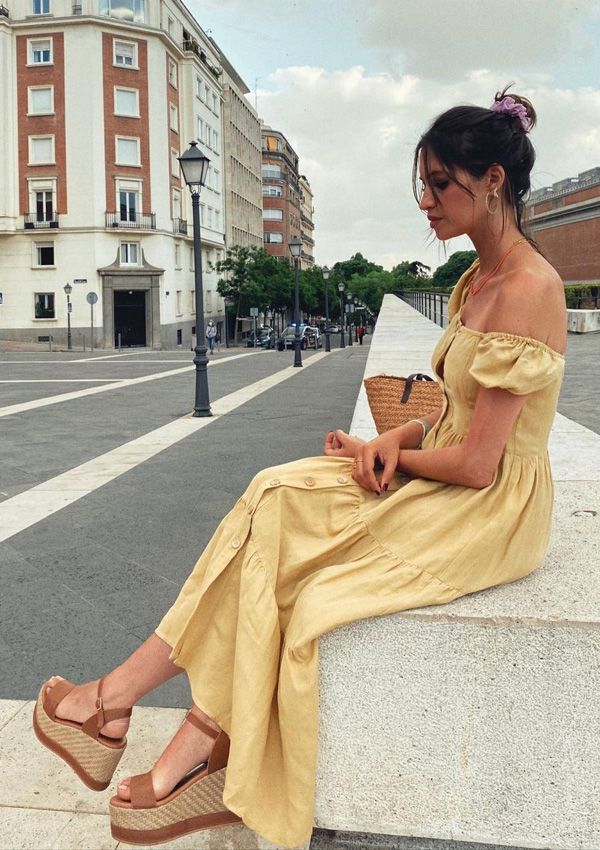 Sara Carbonero con vestido de Slowlove y sandalias de Popa
