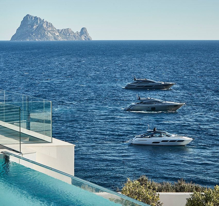 7PRI_Pershing_Yachting_Services