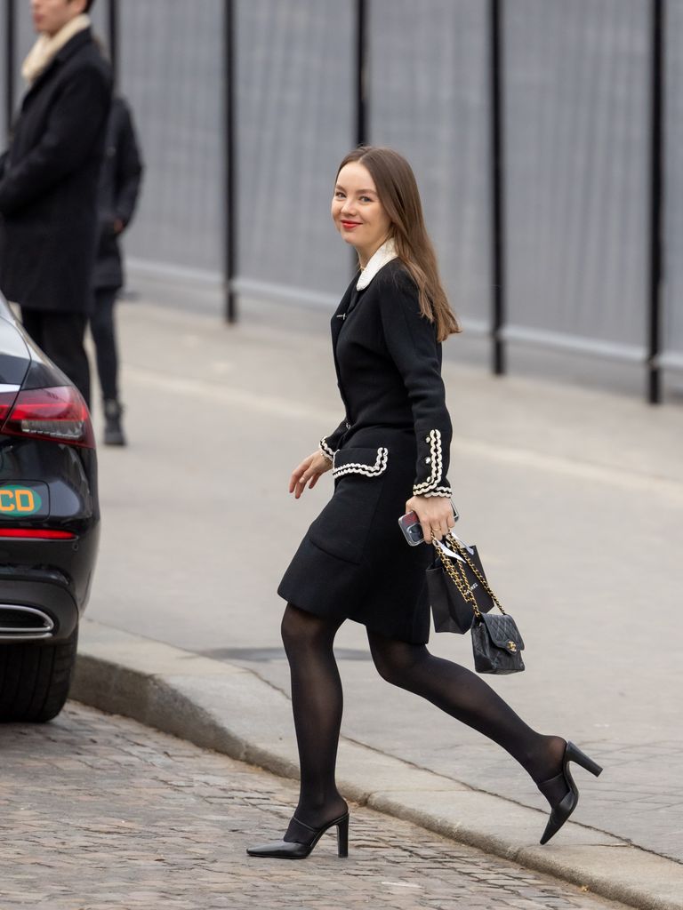 La princesa Alejandra de Hannover, en el desfile de Alta Costura Primavera/Verano 2024 de Chanel (enero de 2024).