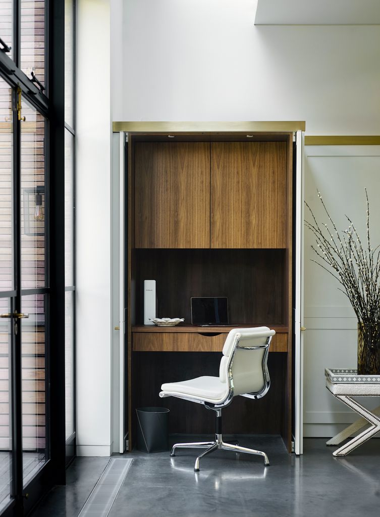 'Cloffice', despacho en un armario