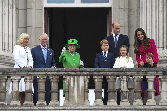 Carlos de Inglaterra y George de Cambridge