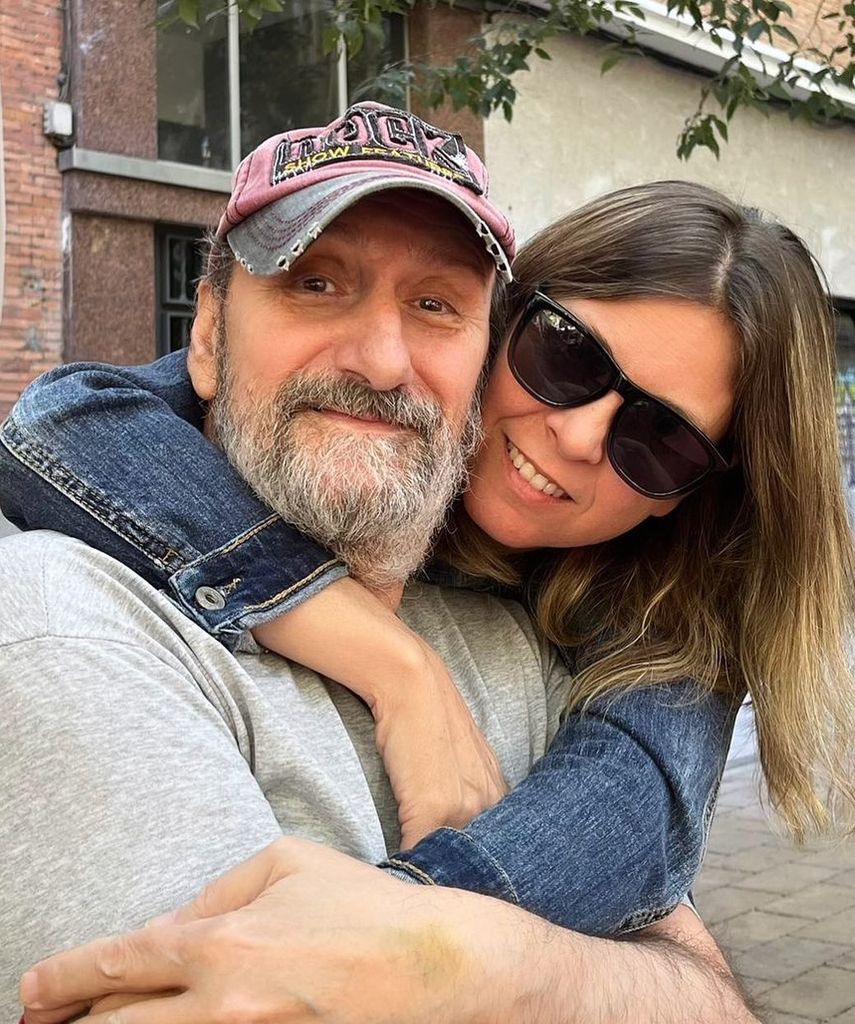 Irene Gil se ha convertido en la voz pública de su padre y es quien comparte periódicamente noticias sobre su evolución