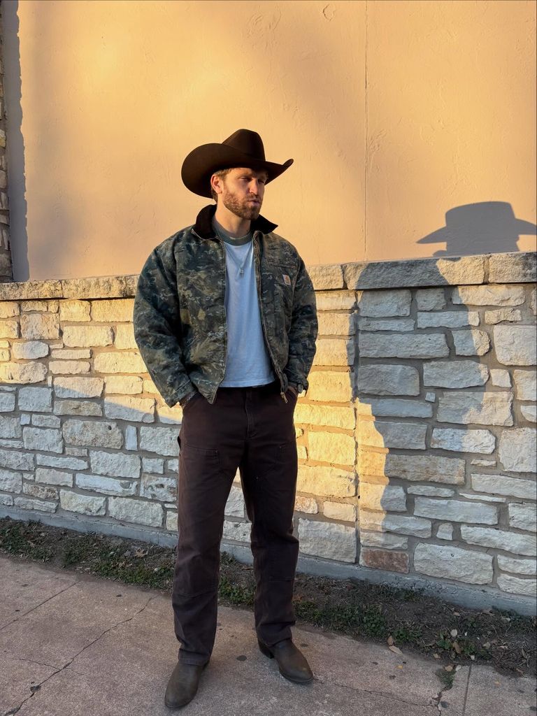 El actor, quien ha aparecido en series como 'Walker', contó que además de haber sido robado, uno de los ladrones lo hirió, golpeándolo varias ocasiones en la cabeza.