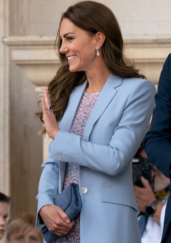 Kate Middleton con vestido estampado