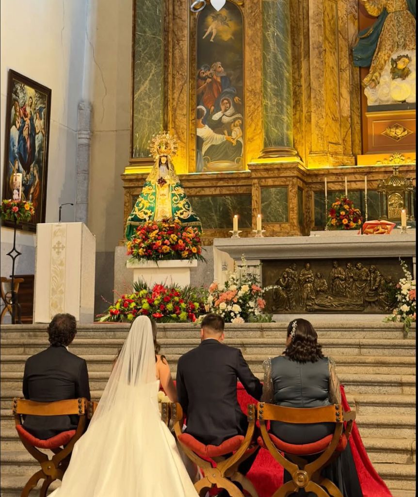 La ceremonia religiosa tuvo lugar en la Iglesia de Nuestra Señora de la Asunción en Valdemorillo