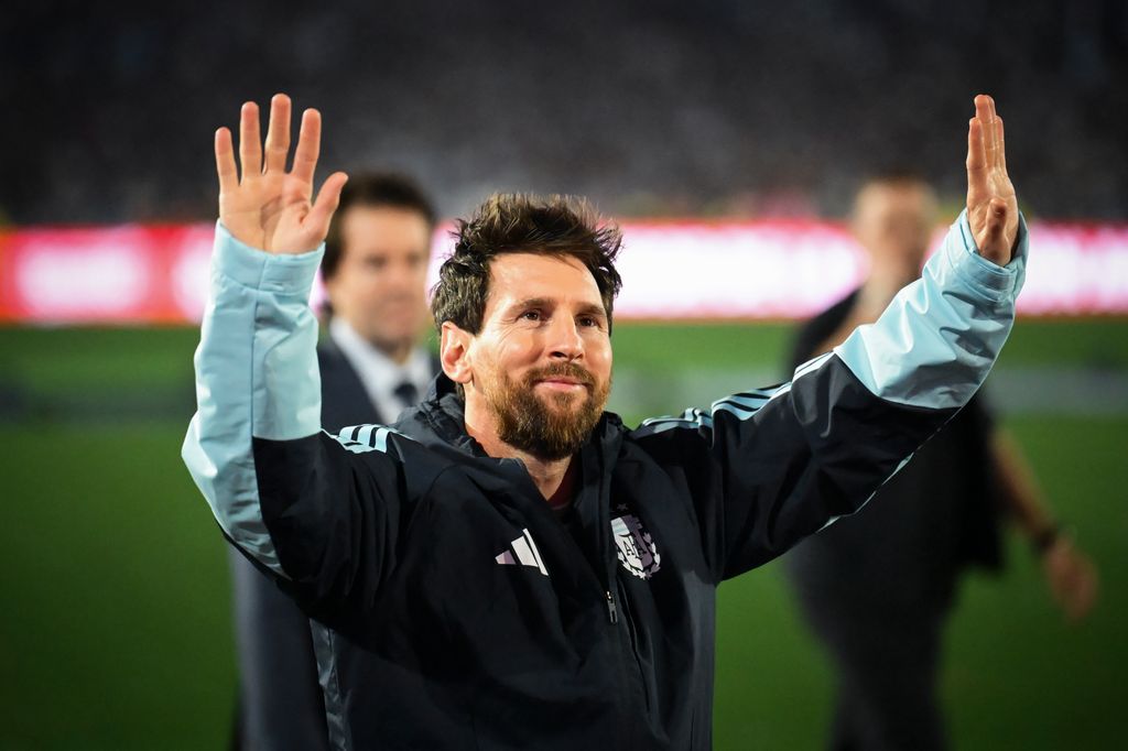 El abrazo de sus hijos, el orgullo de Antonela, su discurso y la presencia de su mamá; así fue el último partido de Messi con Argentina